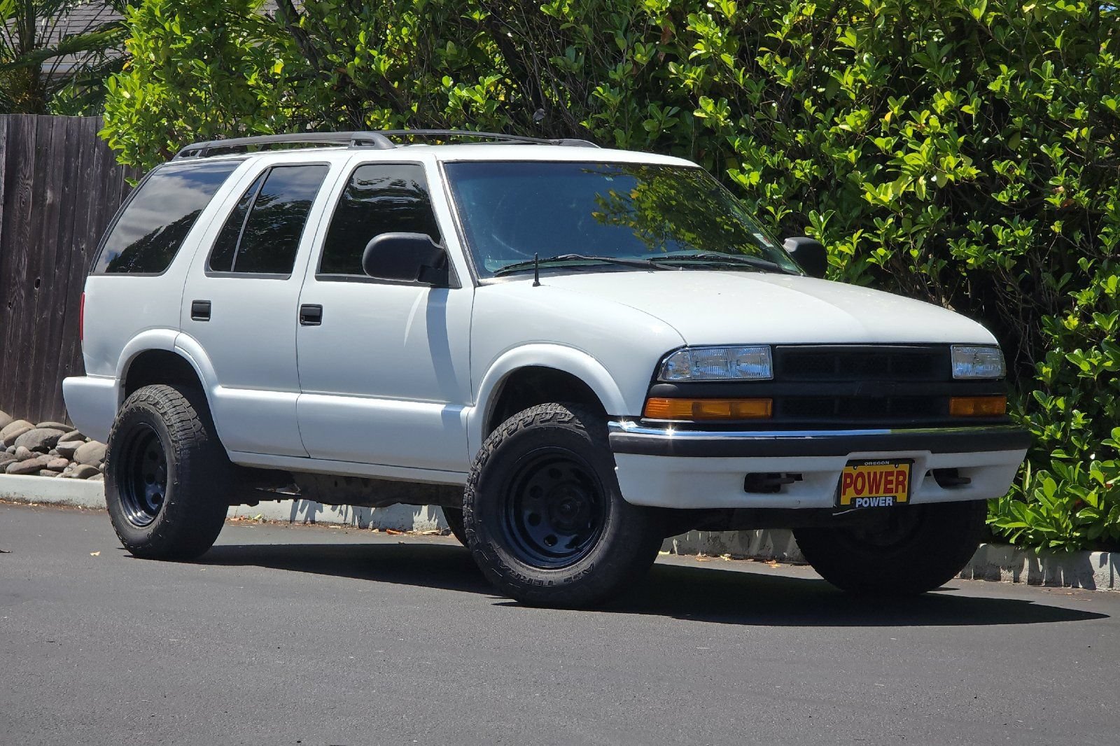 Used 2001 Chevrolet Blazer LS w/ Driver Convenience Pkg AWD/4WD image 2