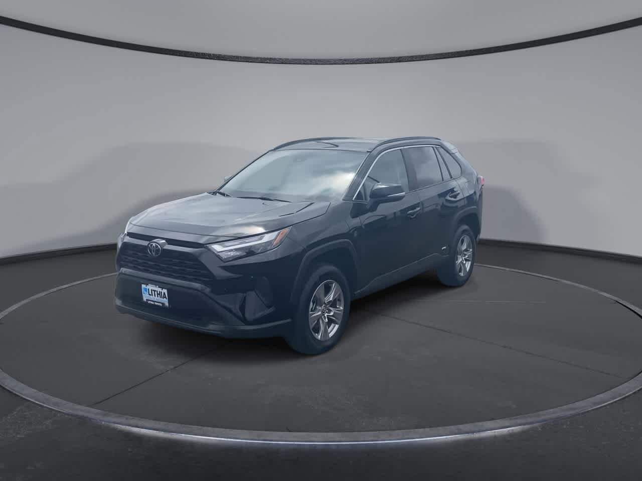 Used 2025 Toyota RAV4 XLE w/ Convenience Package AWD/4WD image 5