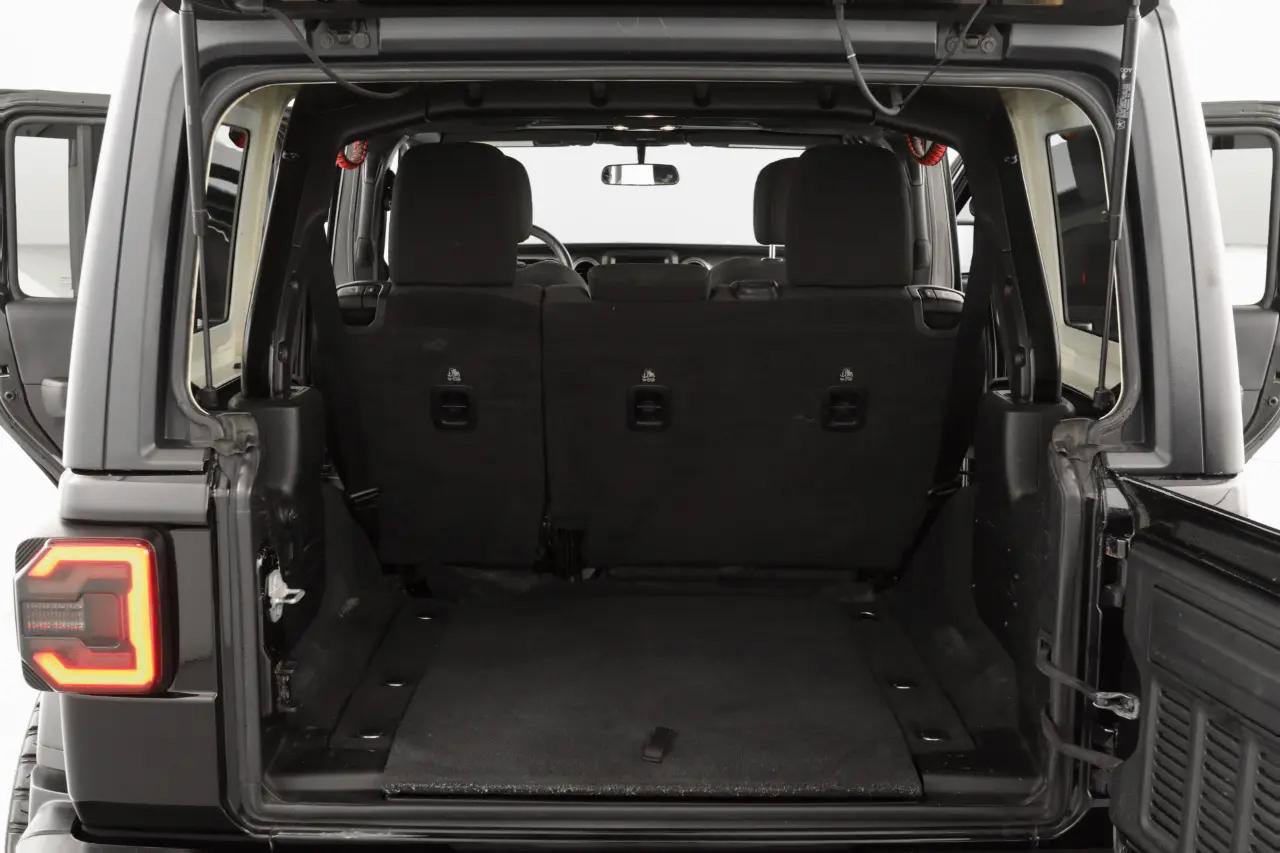 Used 2021 Jeep Wrangler Unlimited Sahara image 27