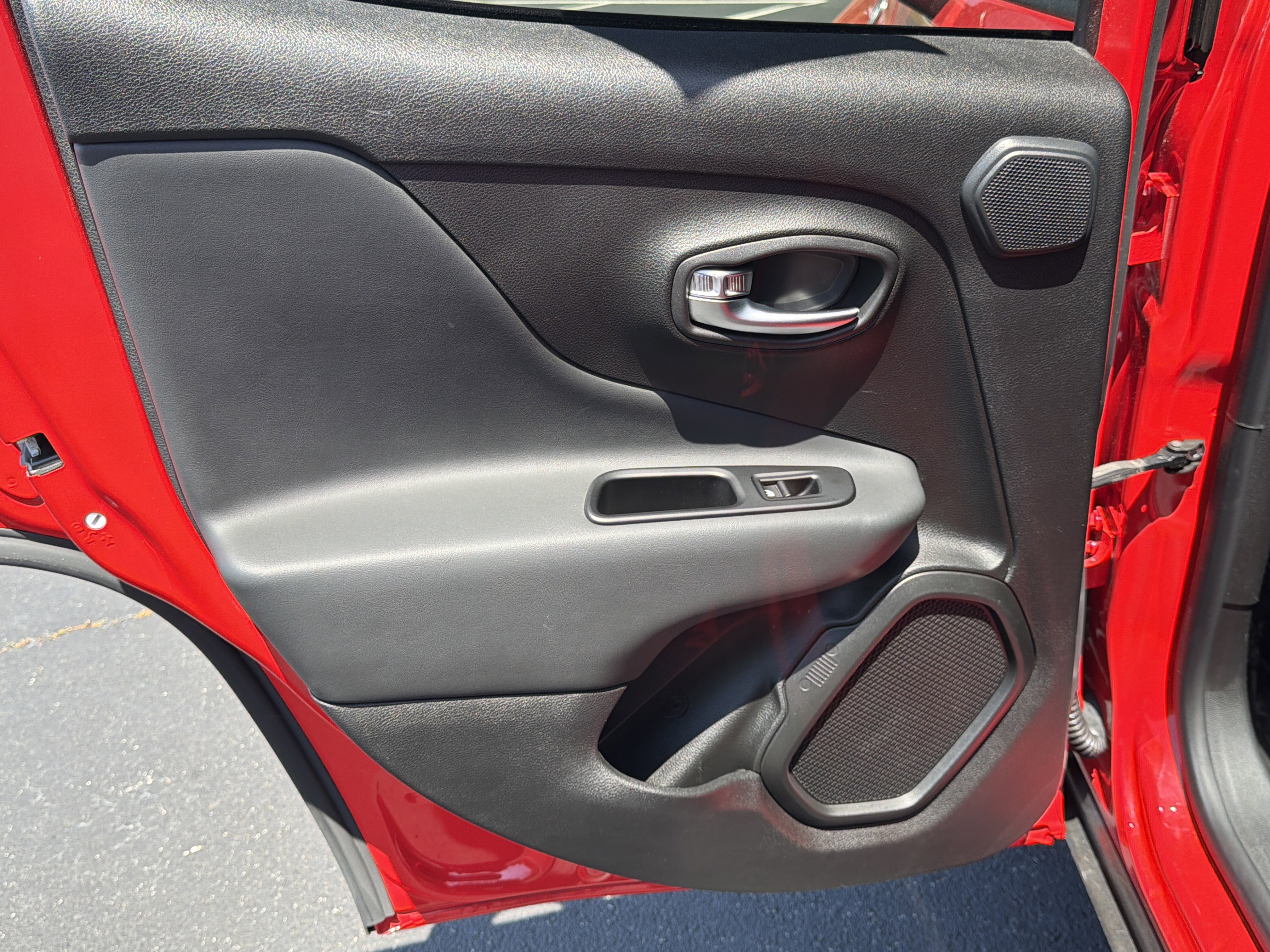 Used 2022 Jeep Renegade Altitude w/ Sun/Sound Group AWD/4WD image 26