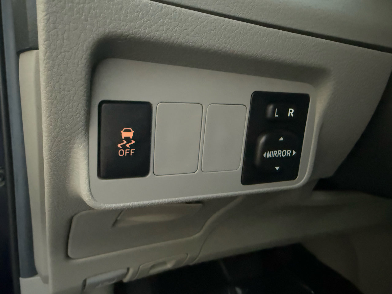 Used 2013 Toyota Corolla LE Special Edition image 28