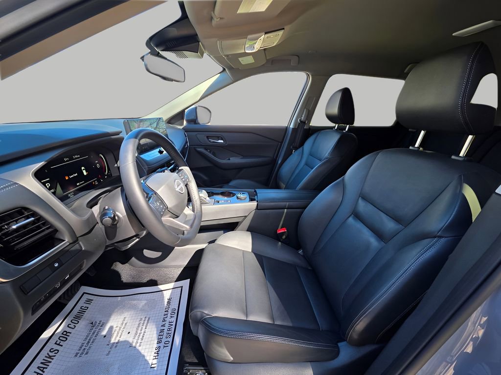 Used 2025 Nissan Rogue SL AWD/4WD image 19