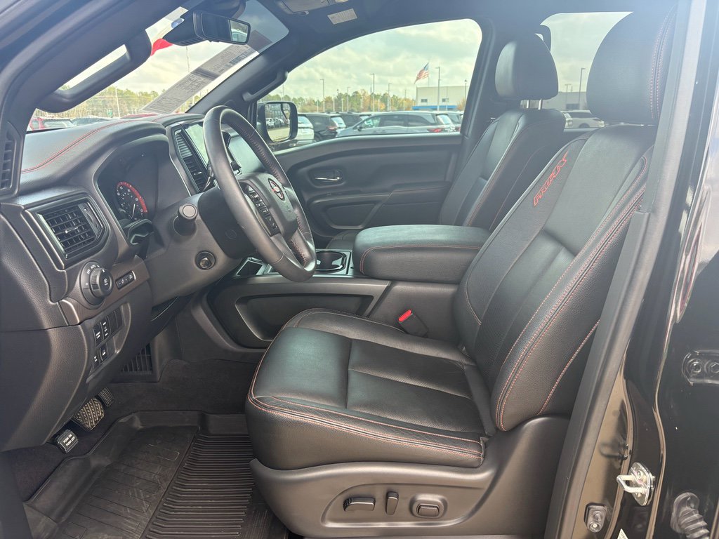Used 2023 Nissan Titan PRO-4X w/ Pro-4x Convenience Package image 10