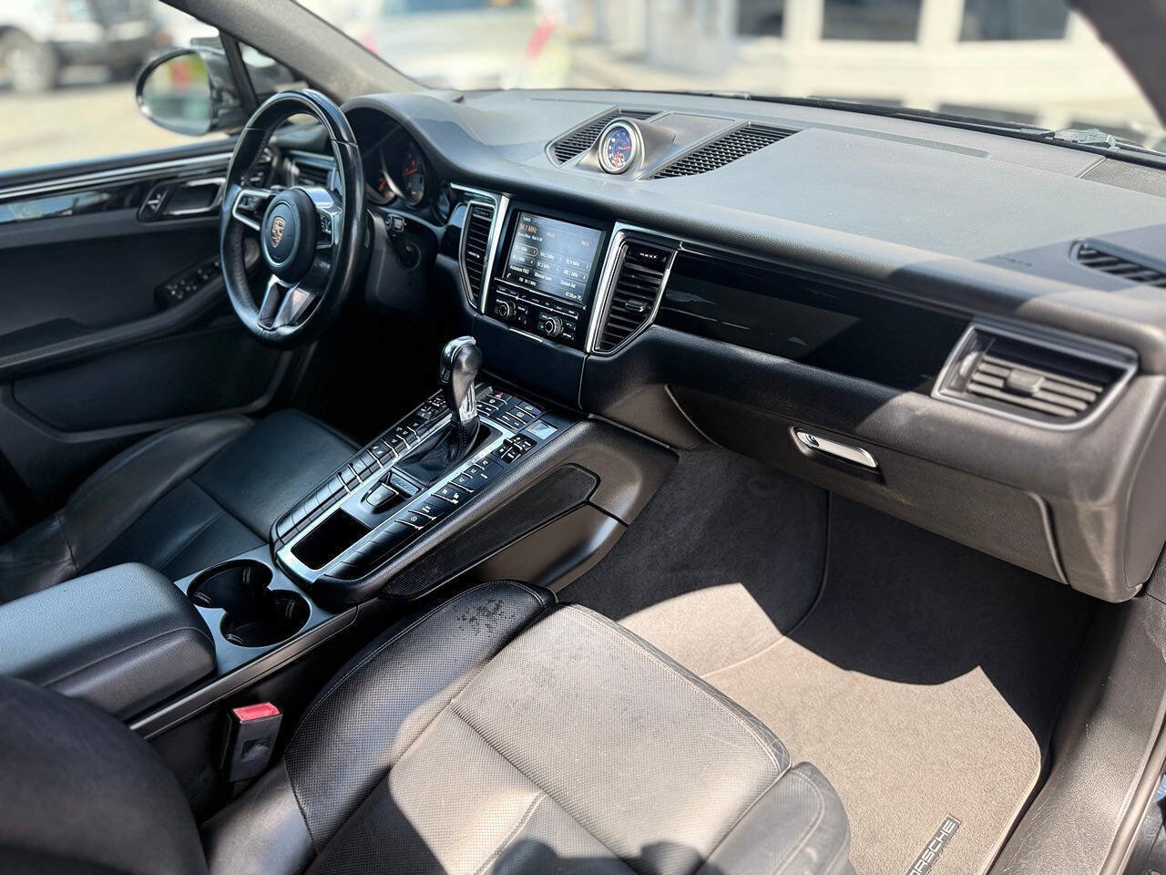 Used 2015 Porsche Macan S AWD/4WD image 26