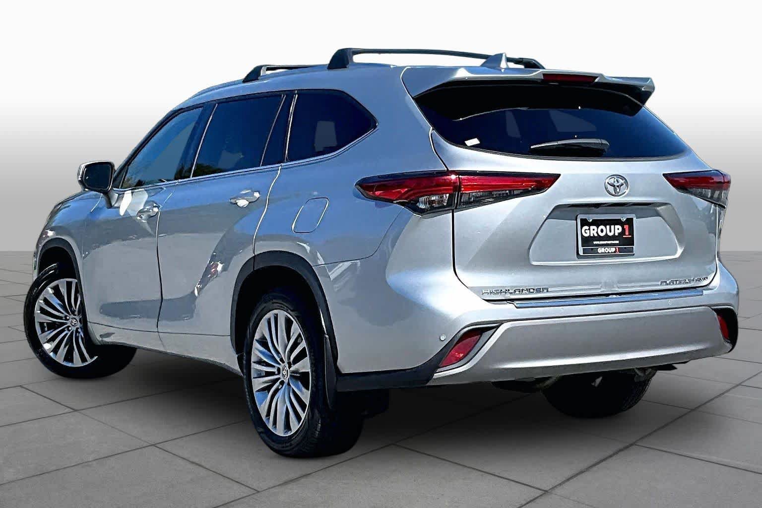 Used 2022 Toyota Highlander Platinum AWD/4WD image 12