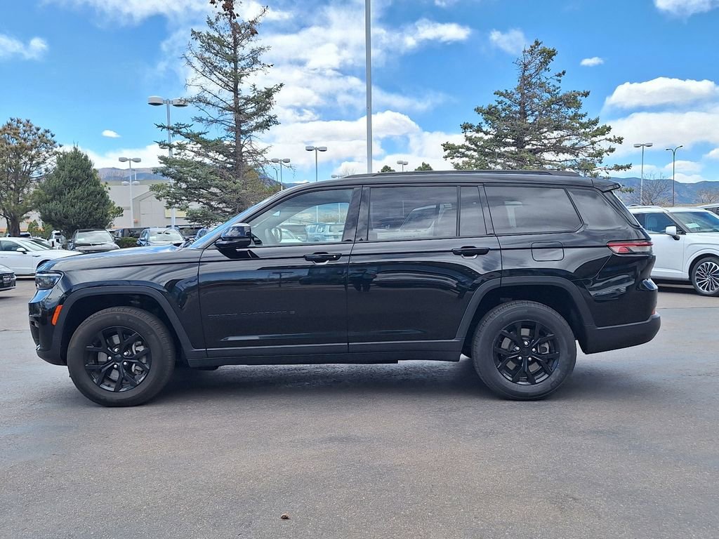 Used 2024 Jeep Grand Cherokee L Laredo AWD/4WD image 6