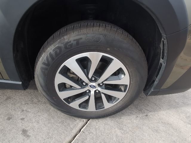 Used 2025 Subaru Outback Premium image 33