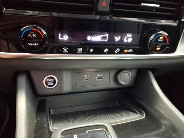 Used 2021 Nissan Rogue SV FWD image 21