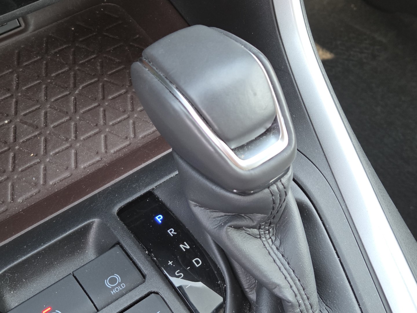 Used 2025 Toyota RAV4 Limited w/ Weather Package AWD/4WD image 32