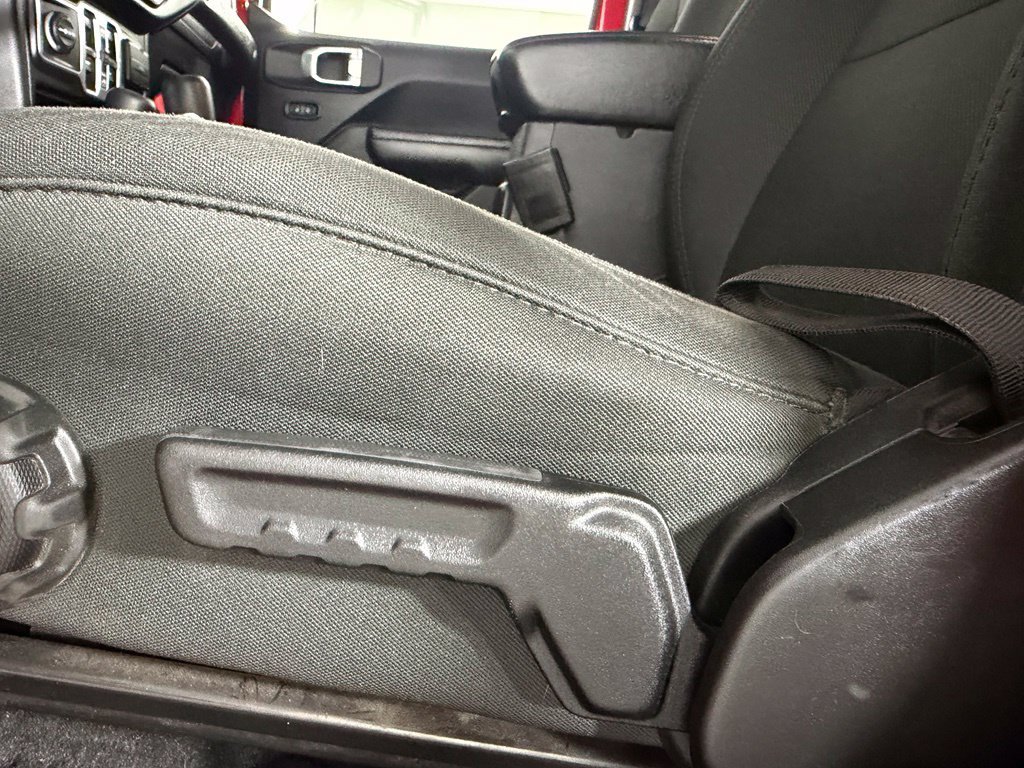 Used 2021 Jeep Wrangler Unlimited Sport AWD/4WD image 35