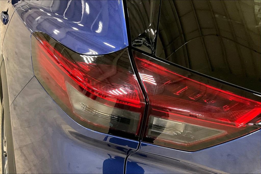 Used 2023 Nissan Rogue SL w/ SL Premium Package image 28