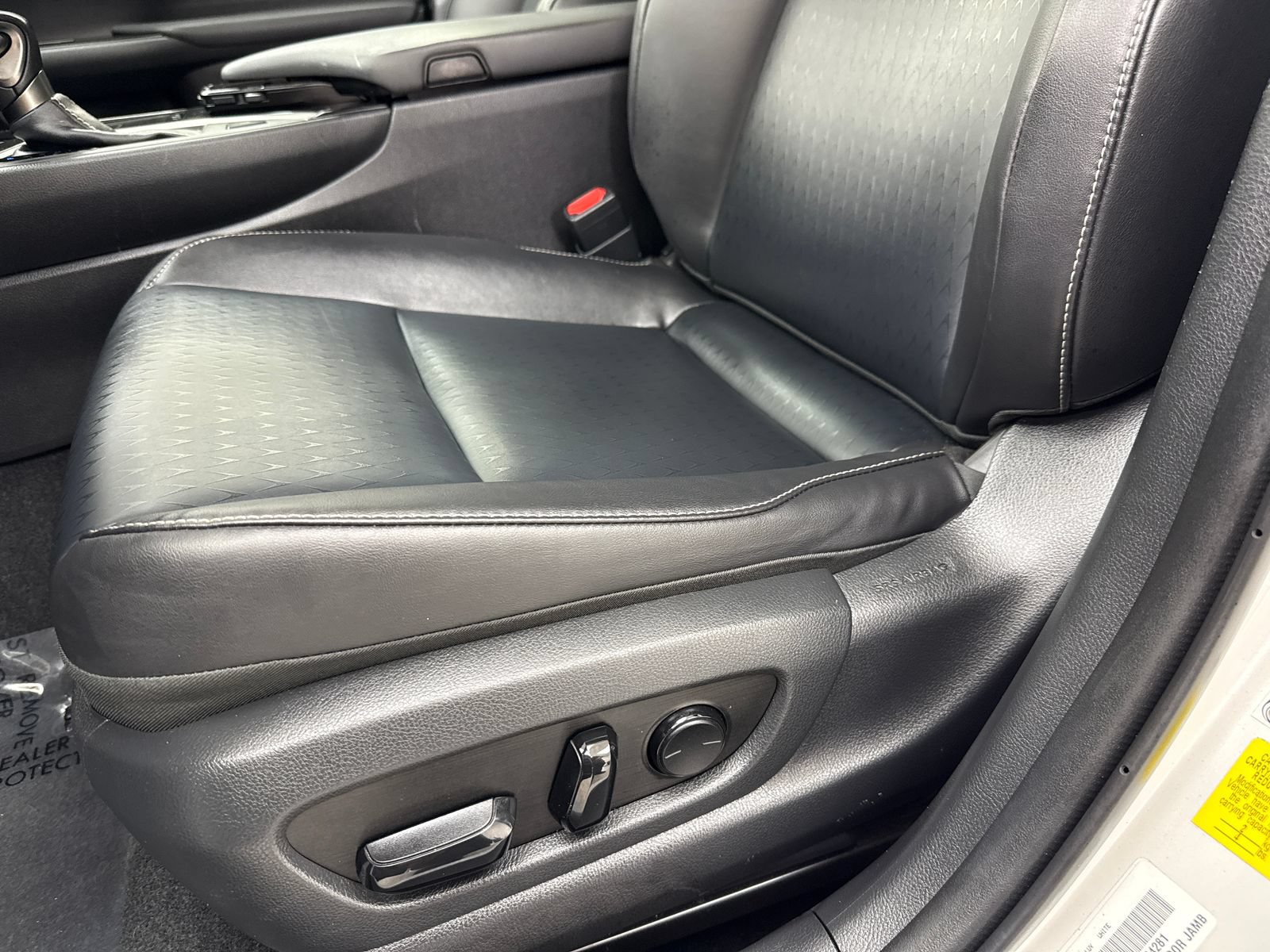 Used 2020 Lexus UX 200 w/ Accessory Package FWD image 35