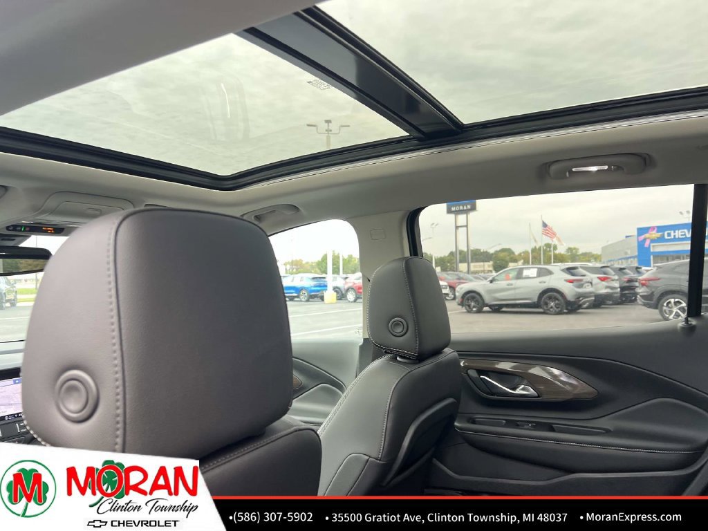 Certified 2023 GMC Terrain Denali w/ Denali Premium Package AWD/4WD image 15