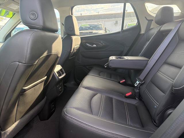 Used 2024 GMC Terrain Denali w/ Denali Premium Package AWD/4WD image 6