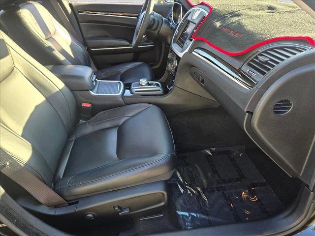 Used 2023 Chrysler 300 Touring L image 19
