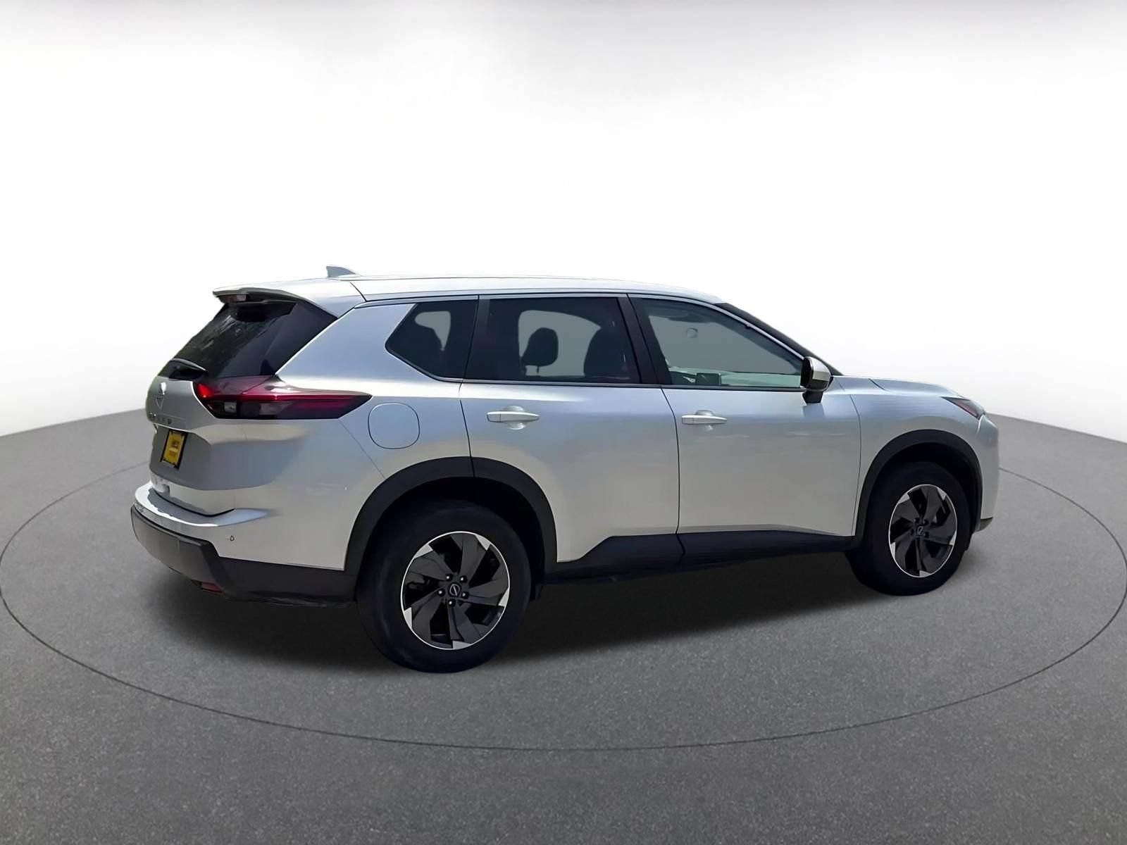 Used 2025 Nissan Rogue SV FWD image 14