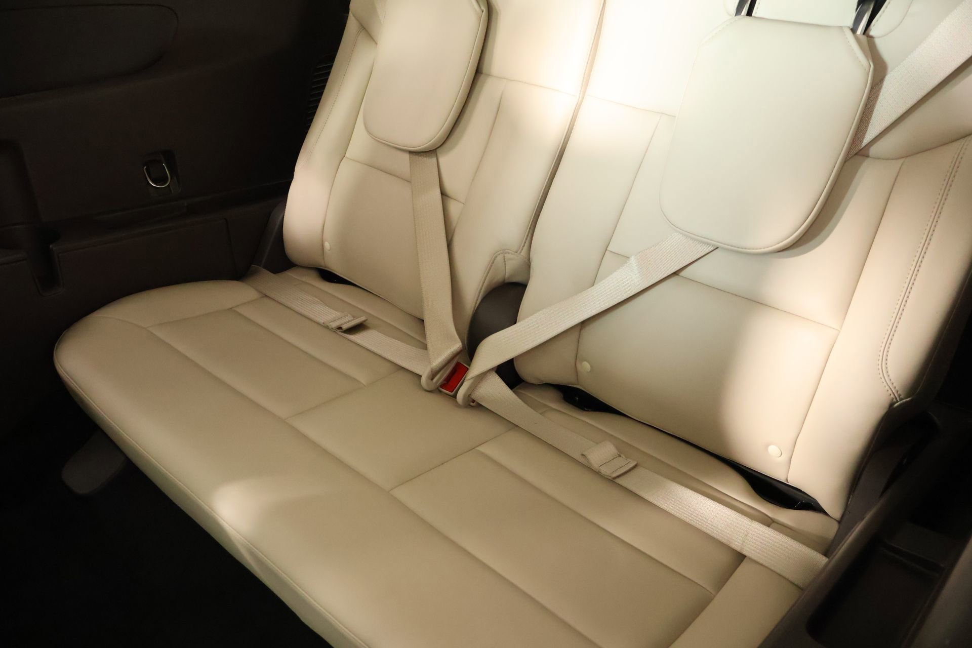 Used 2020 Ford Explorer Platinum w/ Premium Technology Package image 14