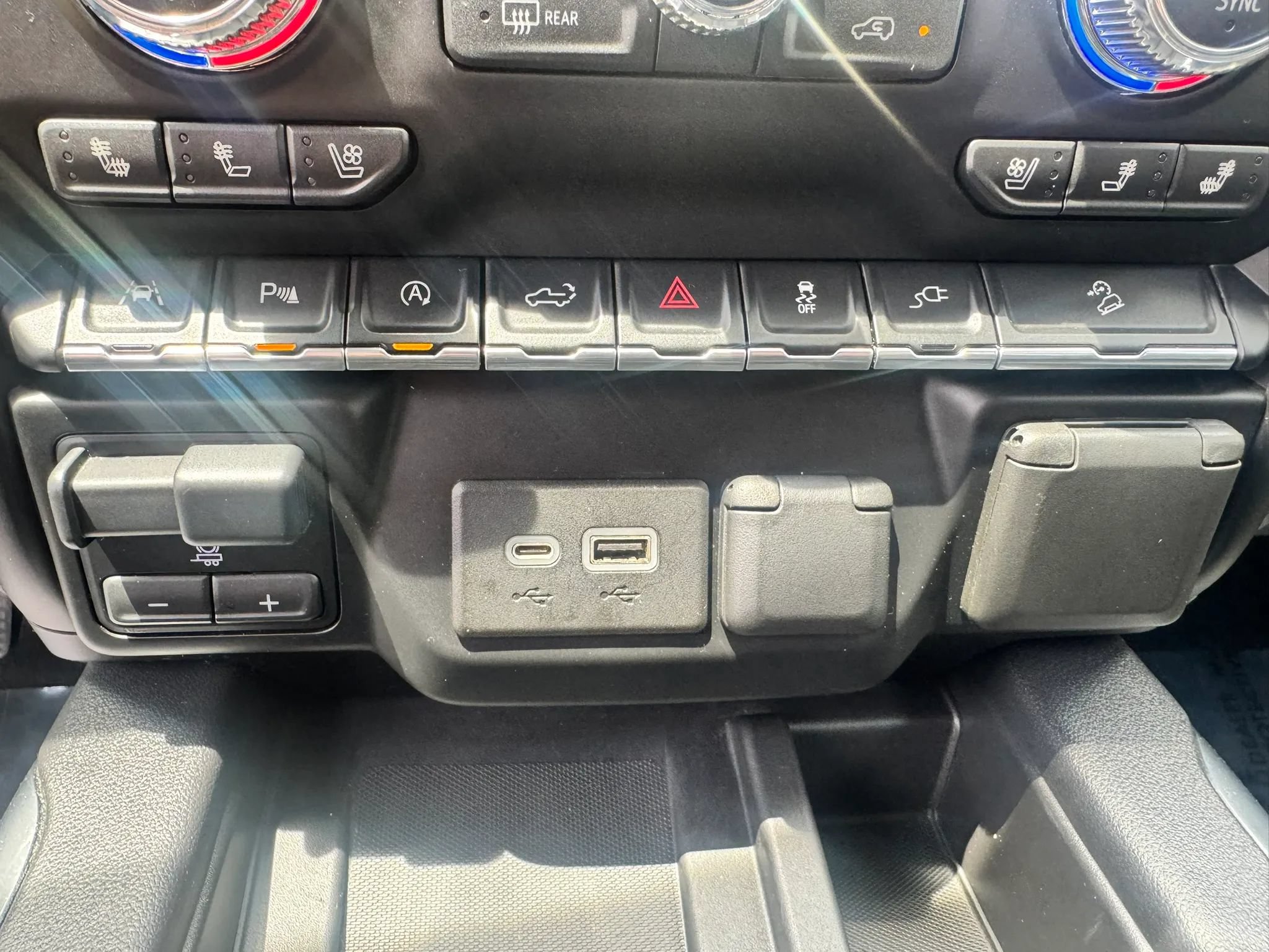 Used 2020 GMC Sierra 1500 Denali w/ Technology Package AWD/4WD image 29