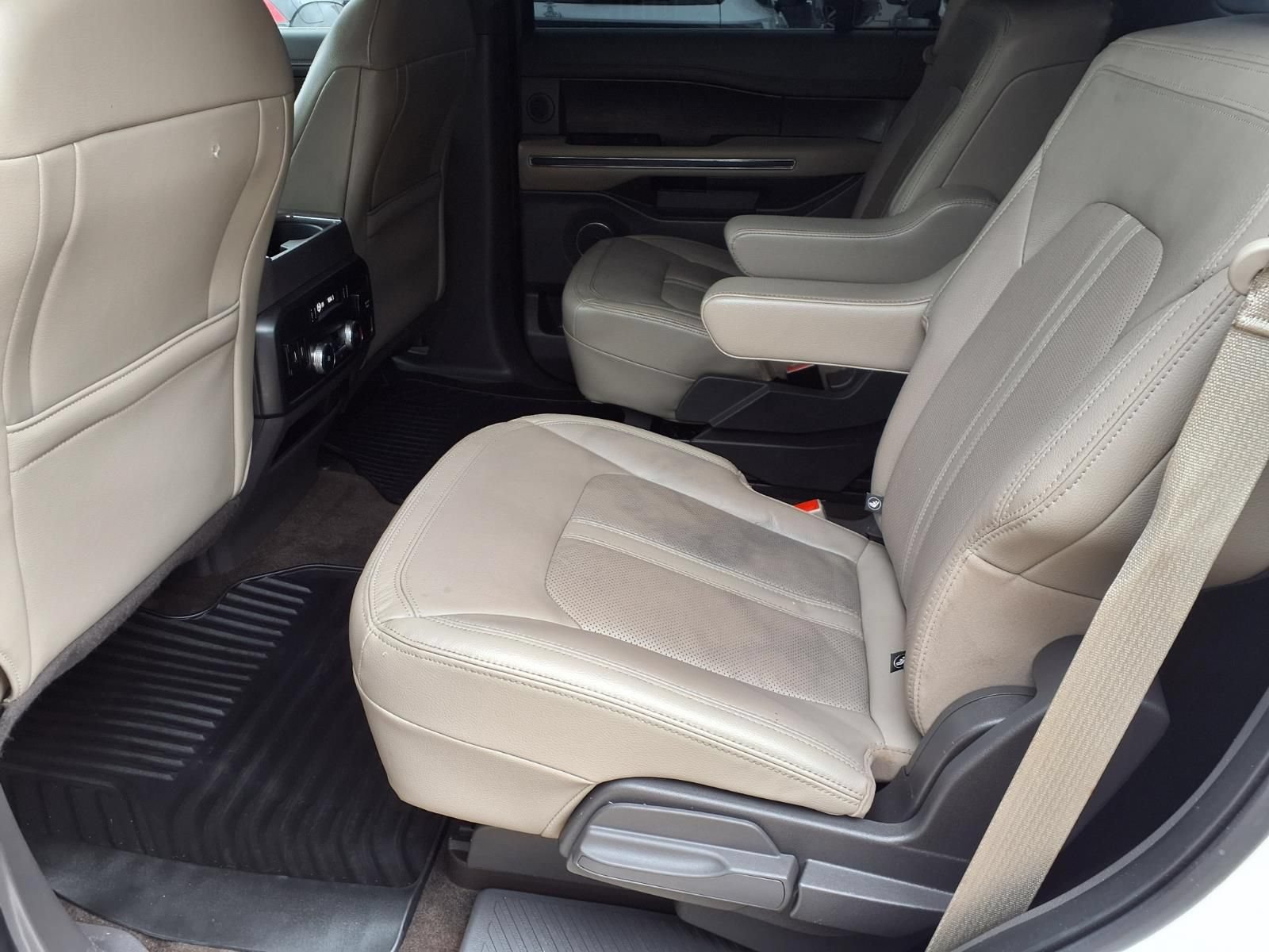 Used 2019 Ford Expedition Limited w/ Texas Edition Package AWD/4WD image 9