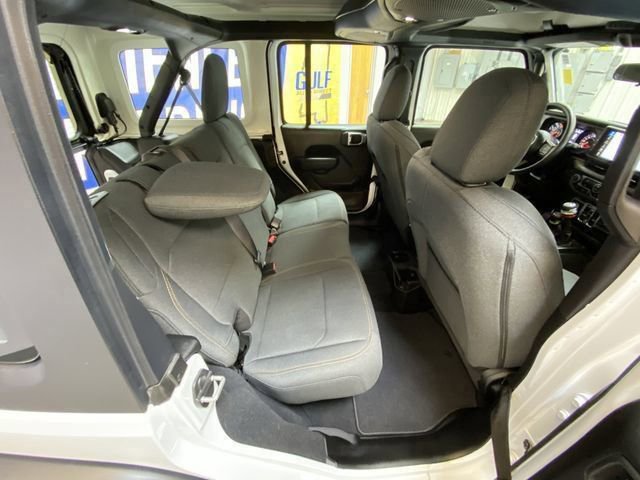 Used 2025 Jeep Wrangler Sport image 27