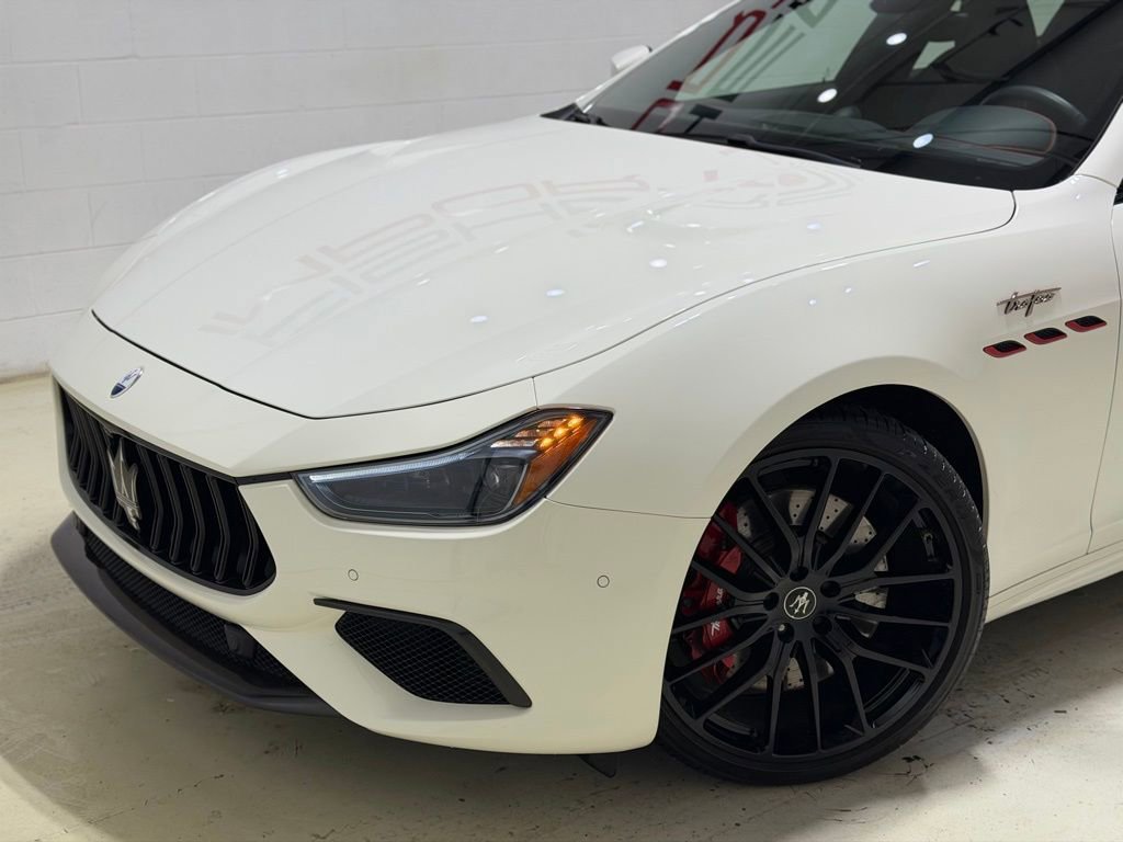 Used 2023 Maserati Ghibli Trofeo image 8