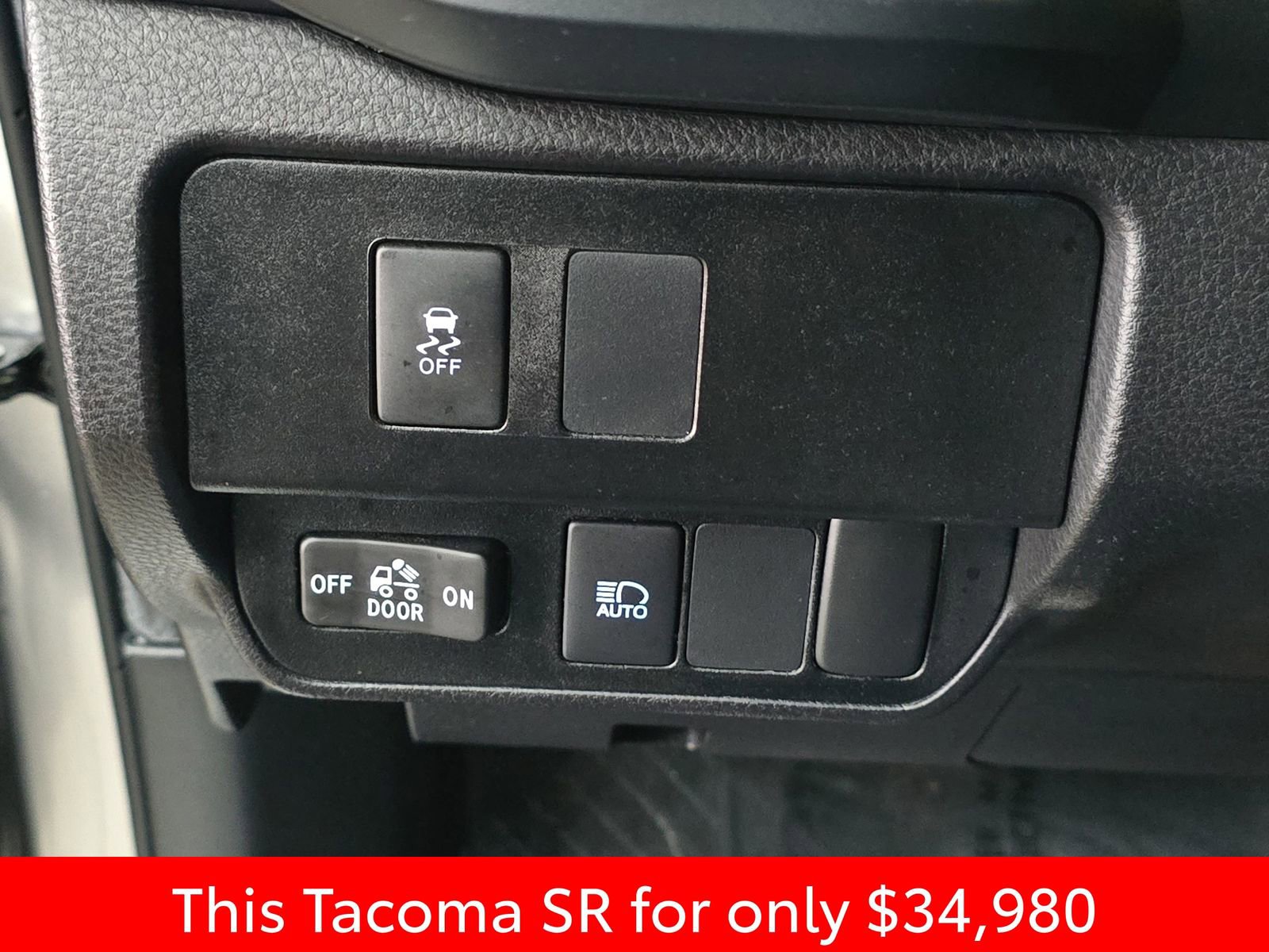 Used 2022 Toyota Tacoma SR image 32
