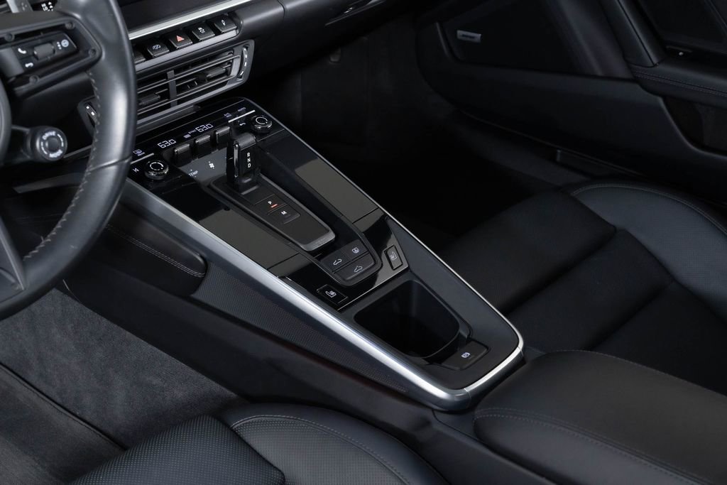 Used 2021 Porsche 911 Turbo image 28