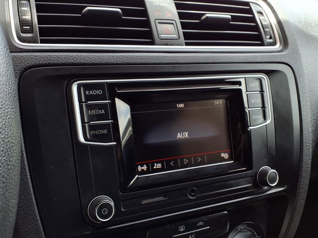 Used 2017 Volkswagen Jetta S image 8
