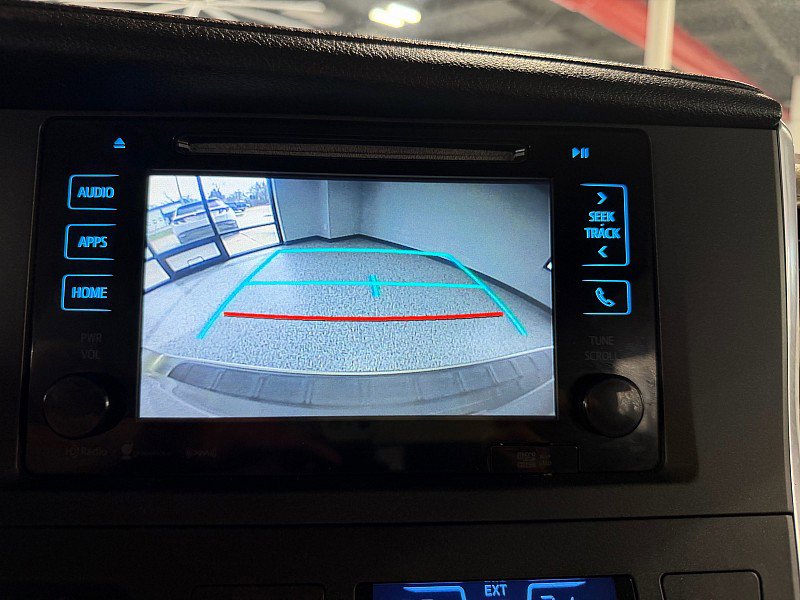 Used 2016 Toyota Sienna XLE Premium FWD image 17