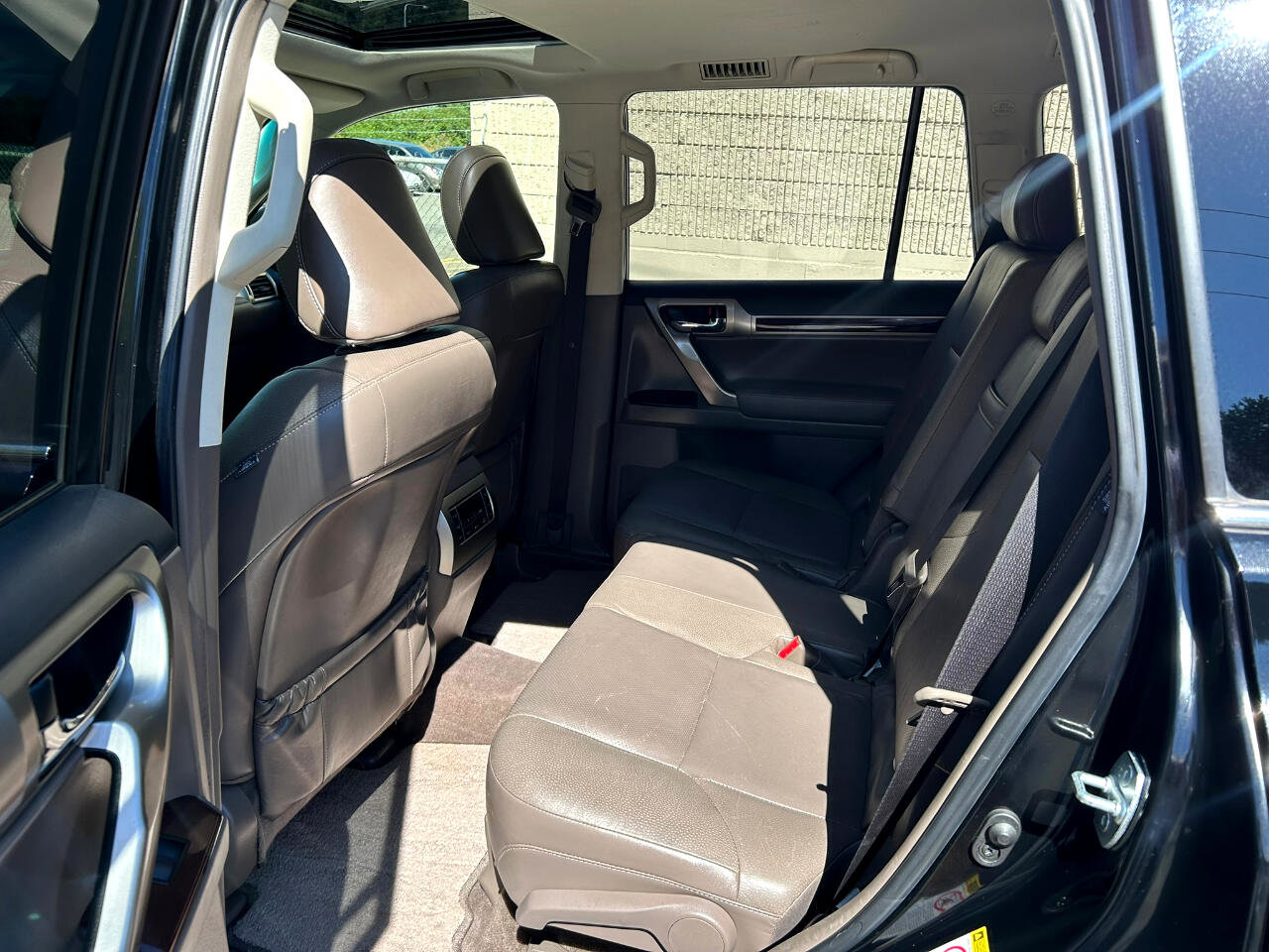 Used 2017 Lexus GX 460 Premium image 14