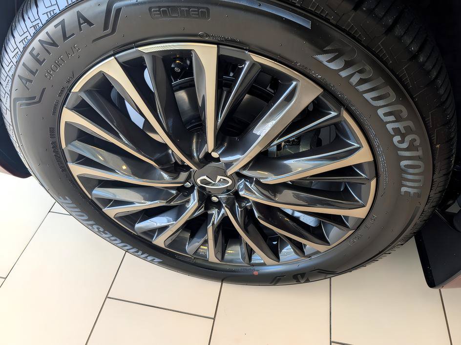 Certified 2026 INFINITI QX80 Autograph AWD/4WD image 7