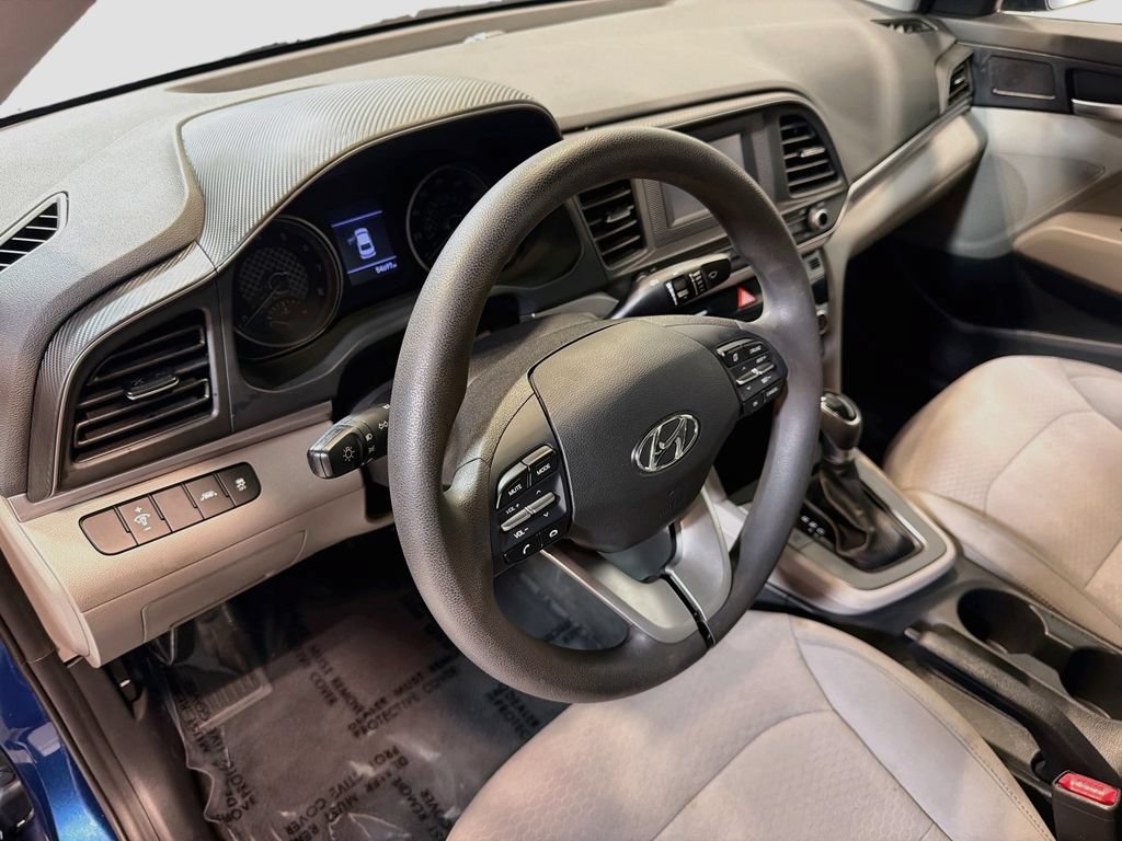 Used 2020 Hyundai Elantra SE FWD image 11