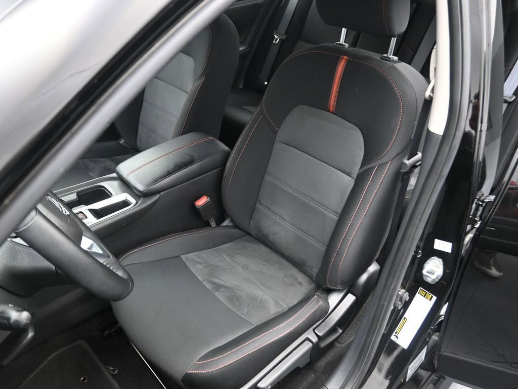 Used 2025 Nissan Sentra SR image 10