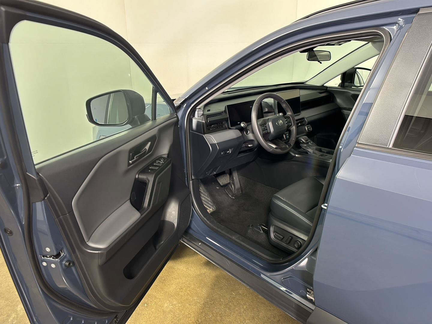 Used 2026 Toyota RAV4 XLE Premium AWD/4WD image 2