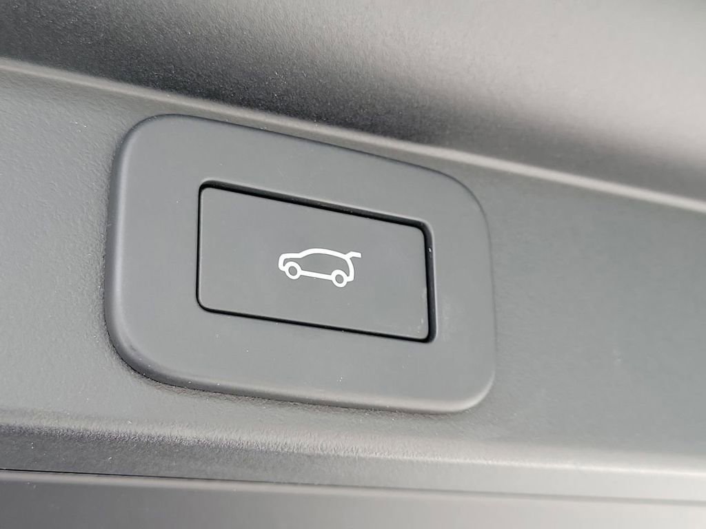 Used 2025 Land Rover Range Rover SE AWD/4WD image 12