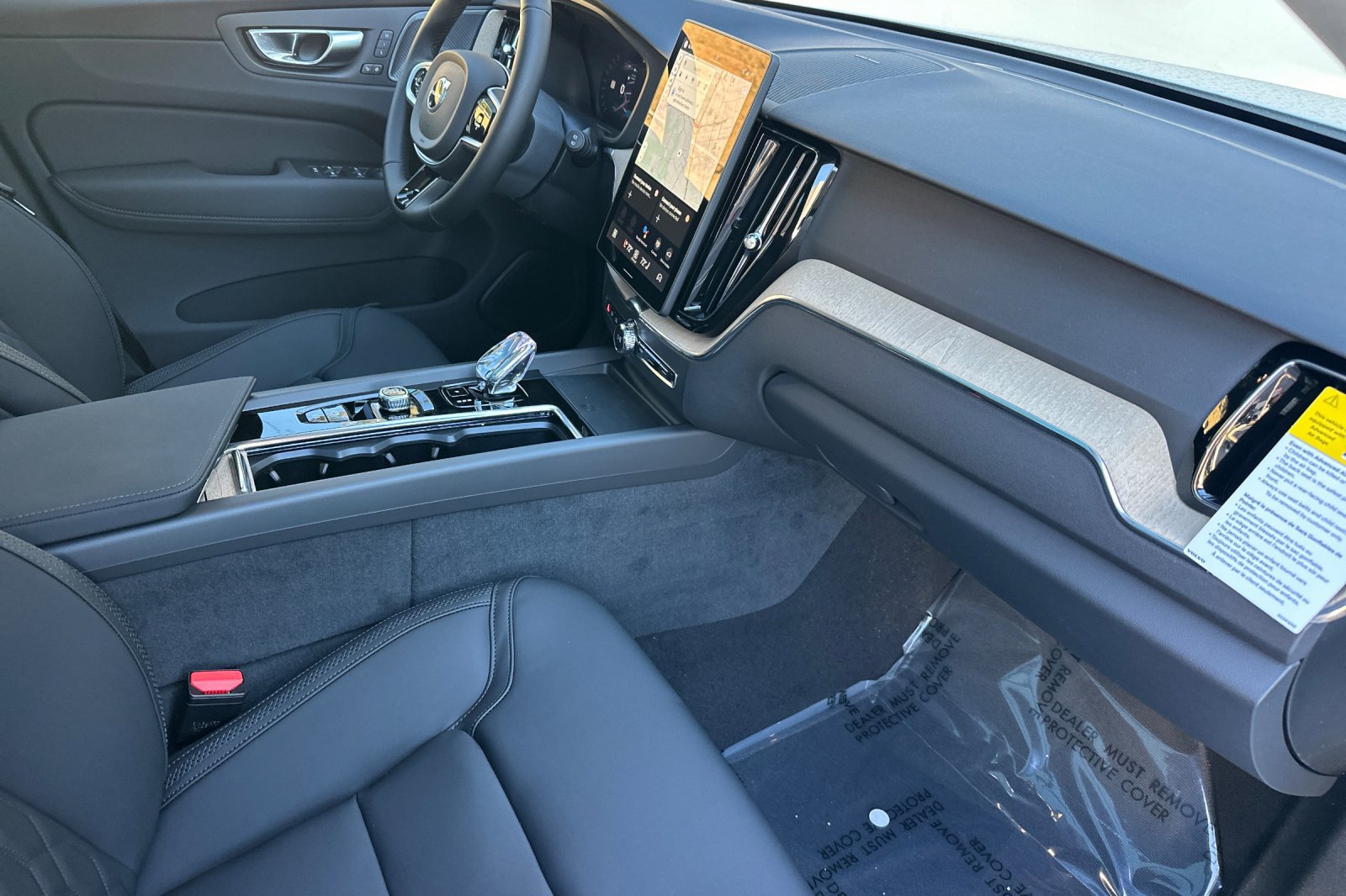 New 2026 Volvo XC60 T8 Plus image 13