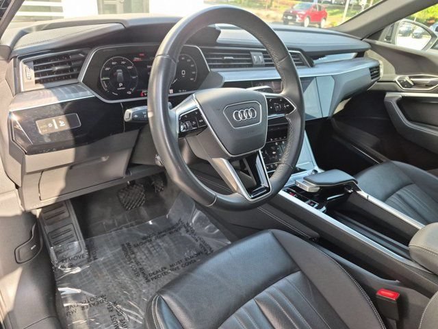 Certified 2024 Audi Q8 e-tron Premium Plus w/ Premium Plus Package AWD/4WD image 11