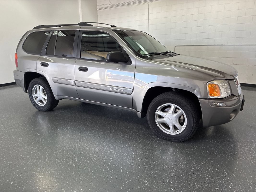 Used 2005 GMC Envoy SLE w/ Sle Preferred Equipment Group AWD/4WD image 2