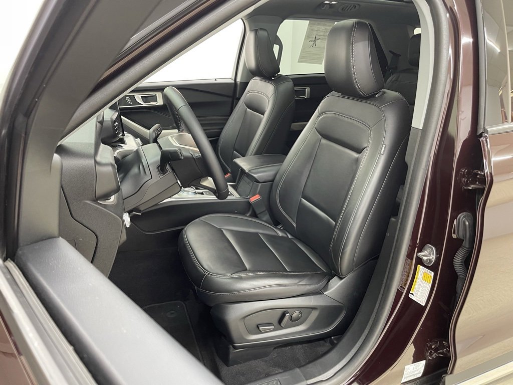 Used 2023 Ford Explorer XLT w/ Equipment Group 202A image 23