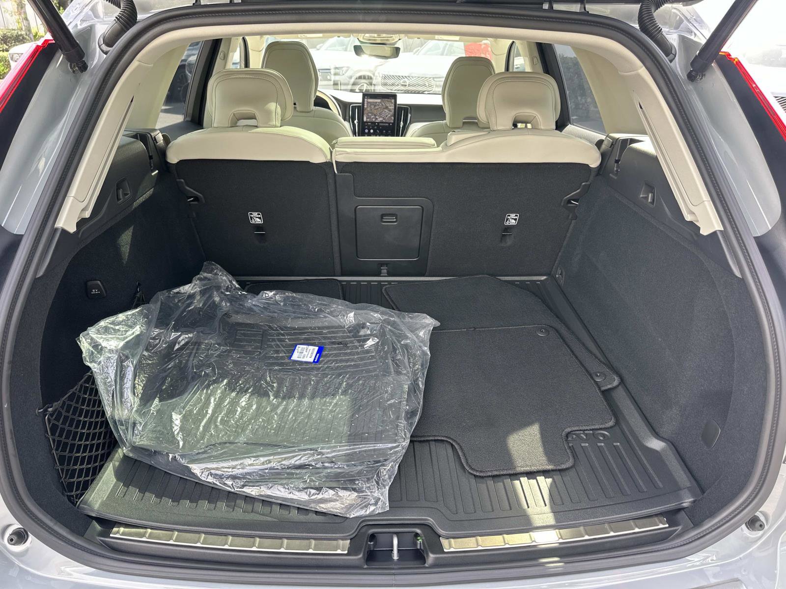 Certified 2026 Volvo XC60 B5 Ultra w/ Protection Package Premier image 23