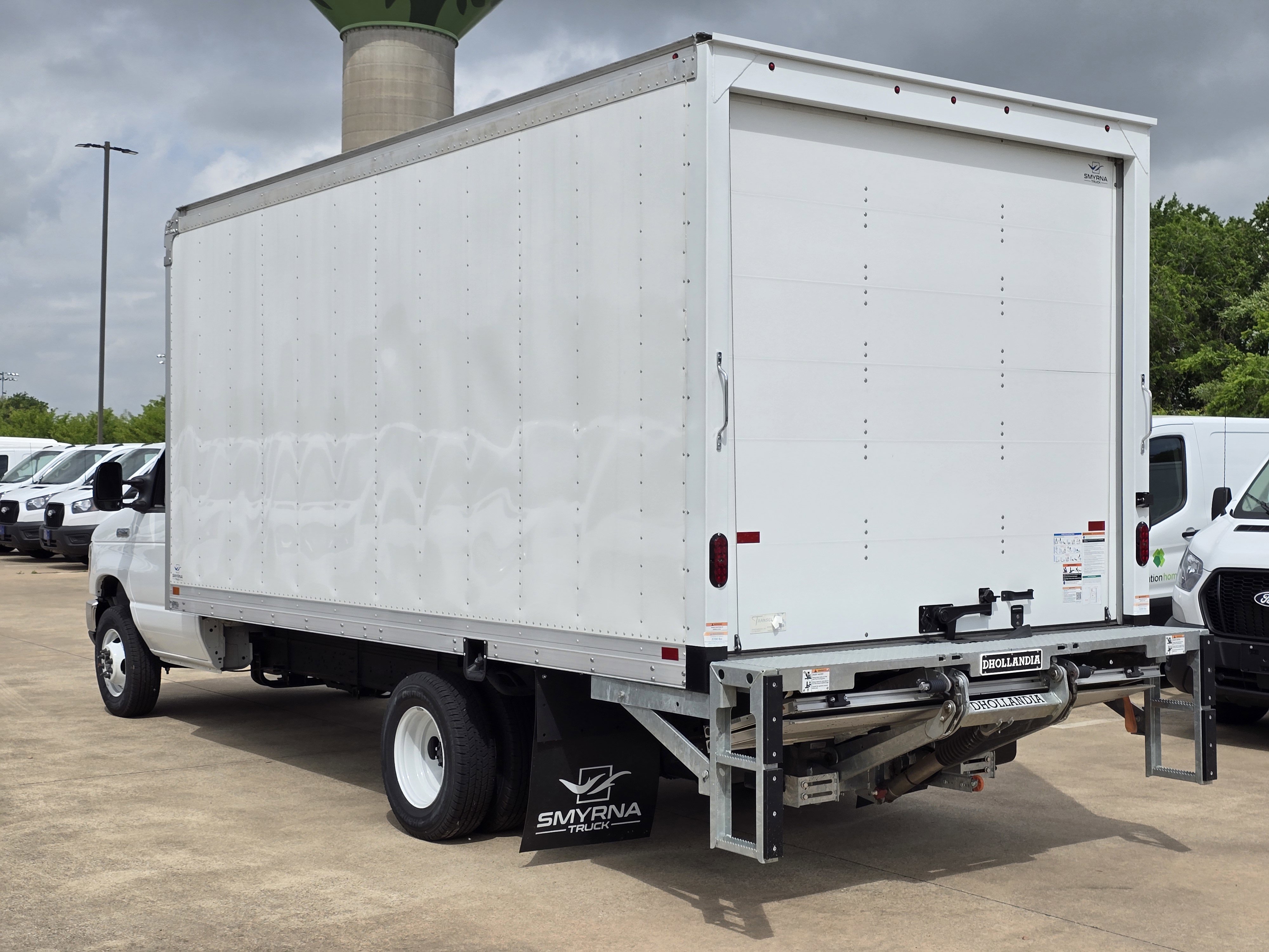 New 2026 Ford E-450 and Econoline 450 Super Duty w/ Power Equipment Group RWD image 5