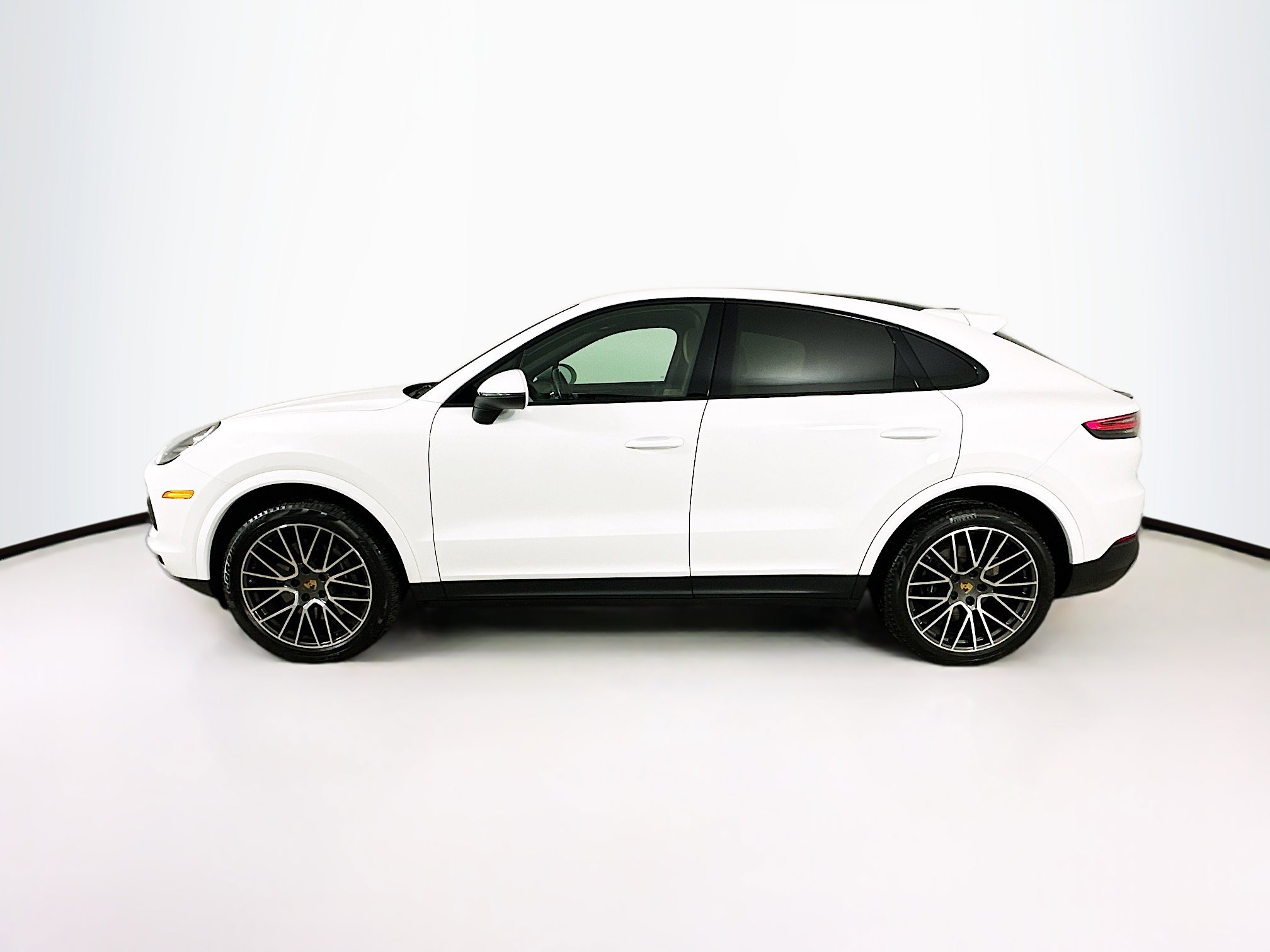 Used 2021 Porsche Cayenne Coupe image 4