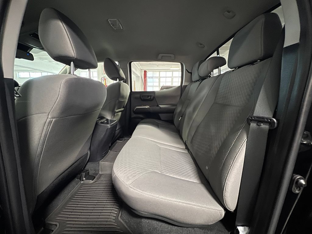 Used 2023 Toyota Tacoma SR5 w/ Technology Package AWD/4WD image 18