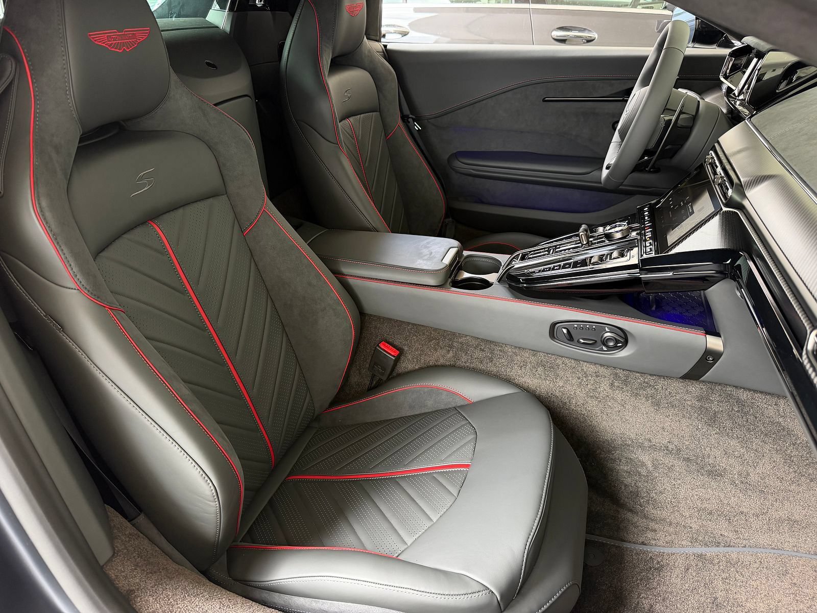 New 2026 Aston Martin V8 Vantage S RWD image 14