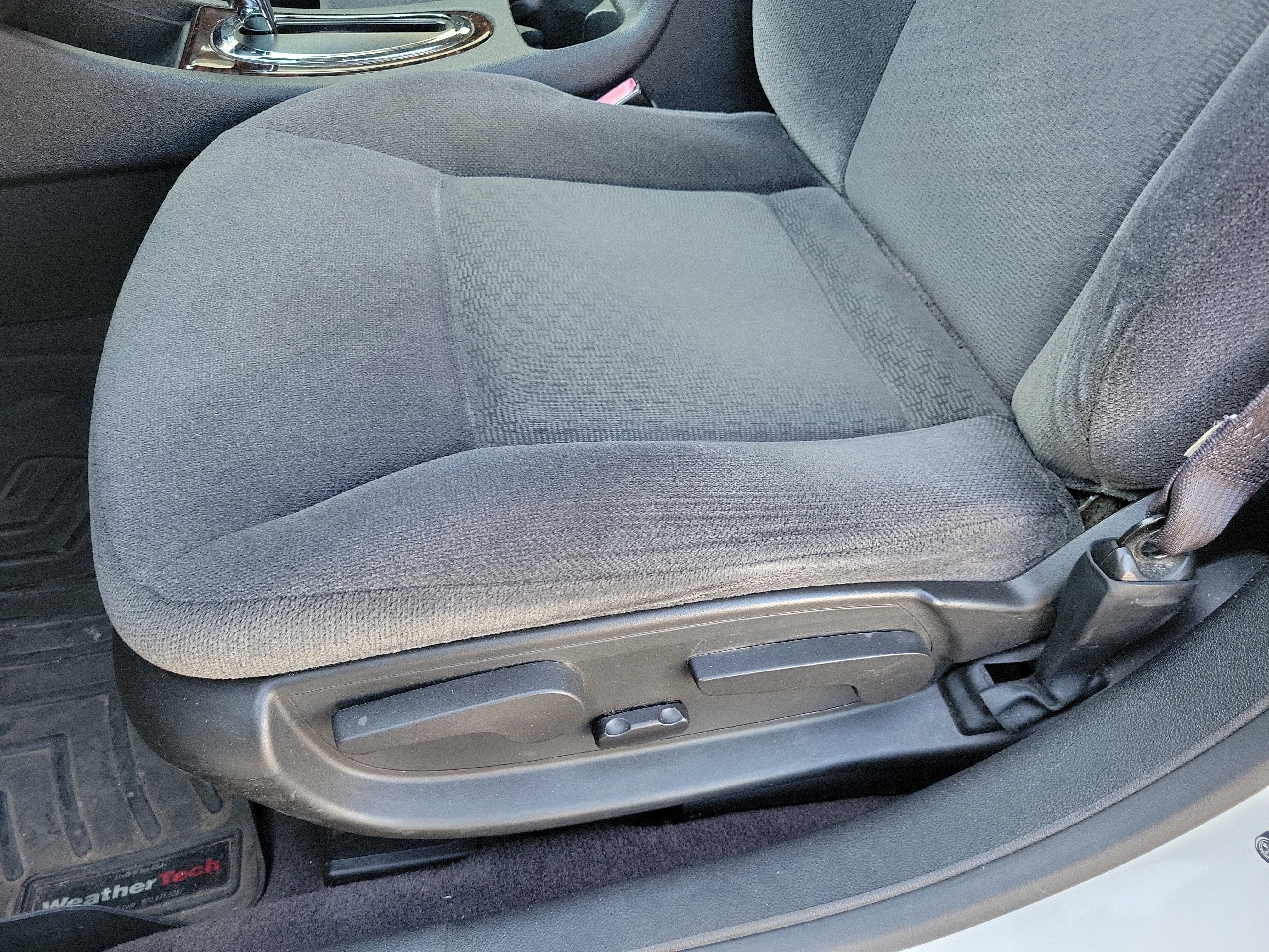Used 2015 Chevrolet Impala LT w/ LT Sunroof Package FWD image 10