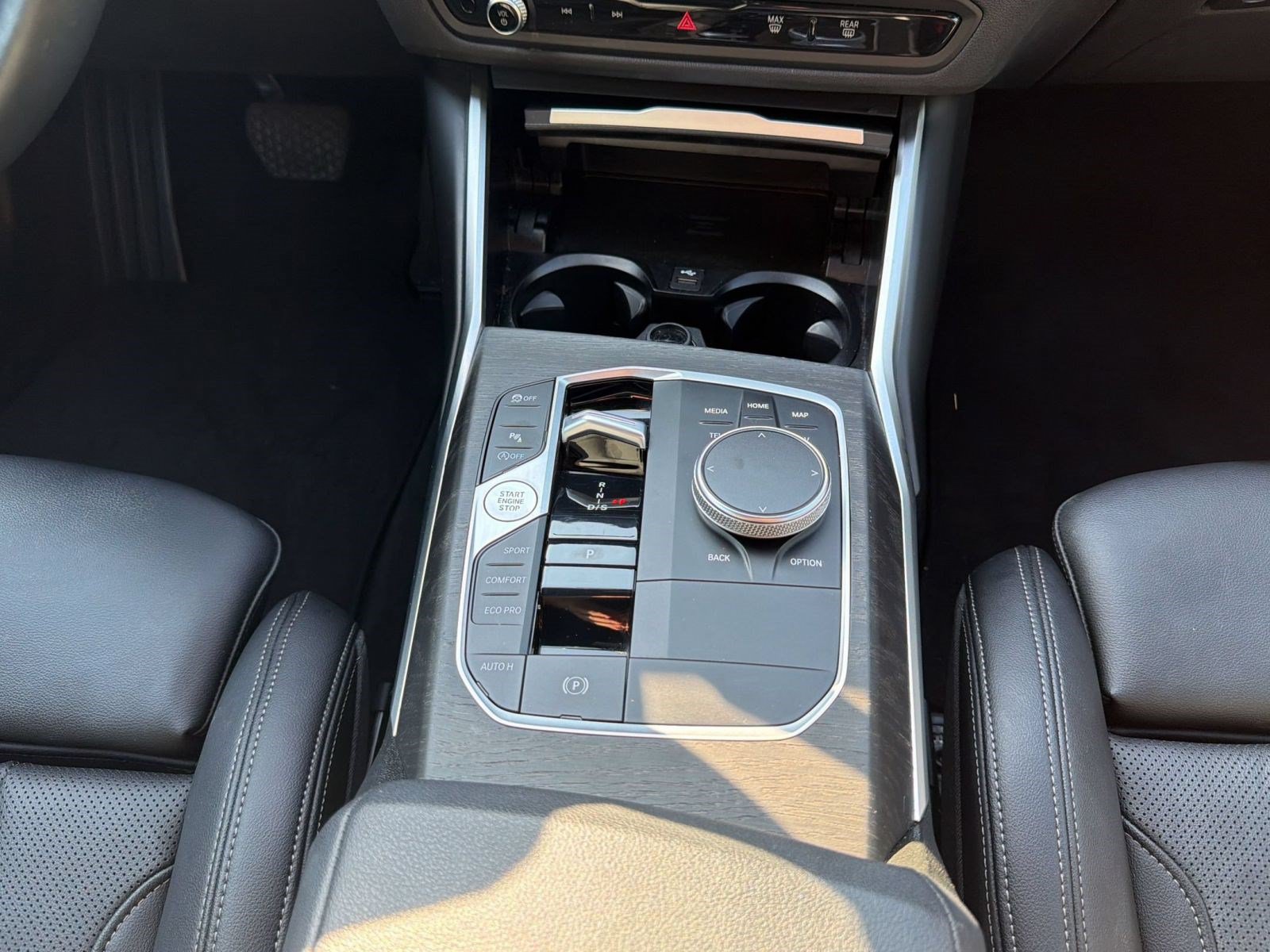 Used 2024 BMW 330i Sedan w/ Premium Package RWD image 17