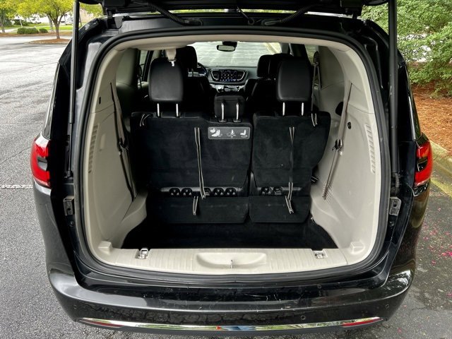 Used 2021 Chrysler Pacifica Touring-L image 46