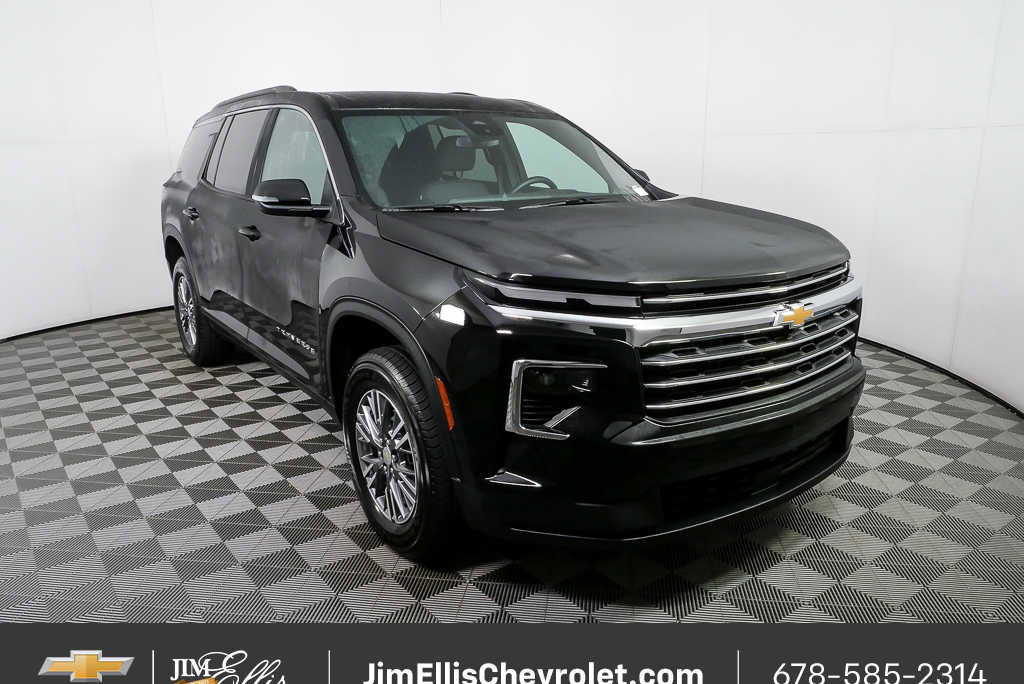 Certified 2025 Chevrolet Traverse LT image 1