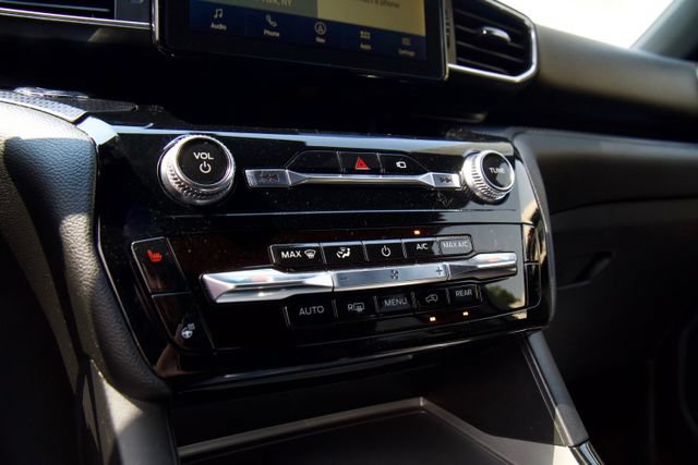 Certified 2022 Ford Explorer ST-Line AWD/4WD image 23