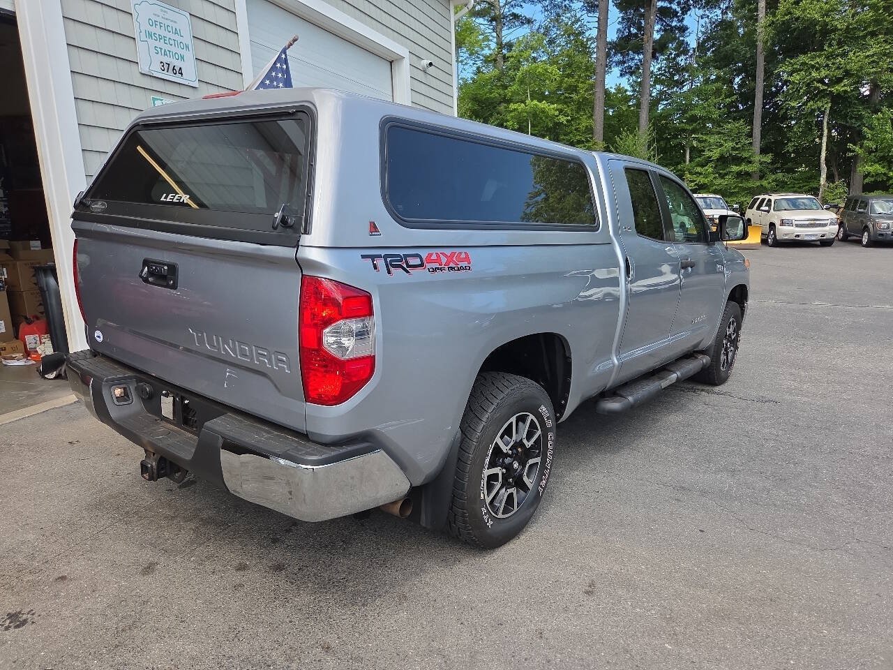 Used 2014 Toyota Tundra SR5 w/ TRD Off Road Package AWD/4WD image 7